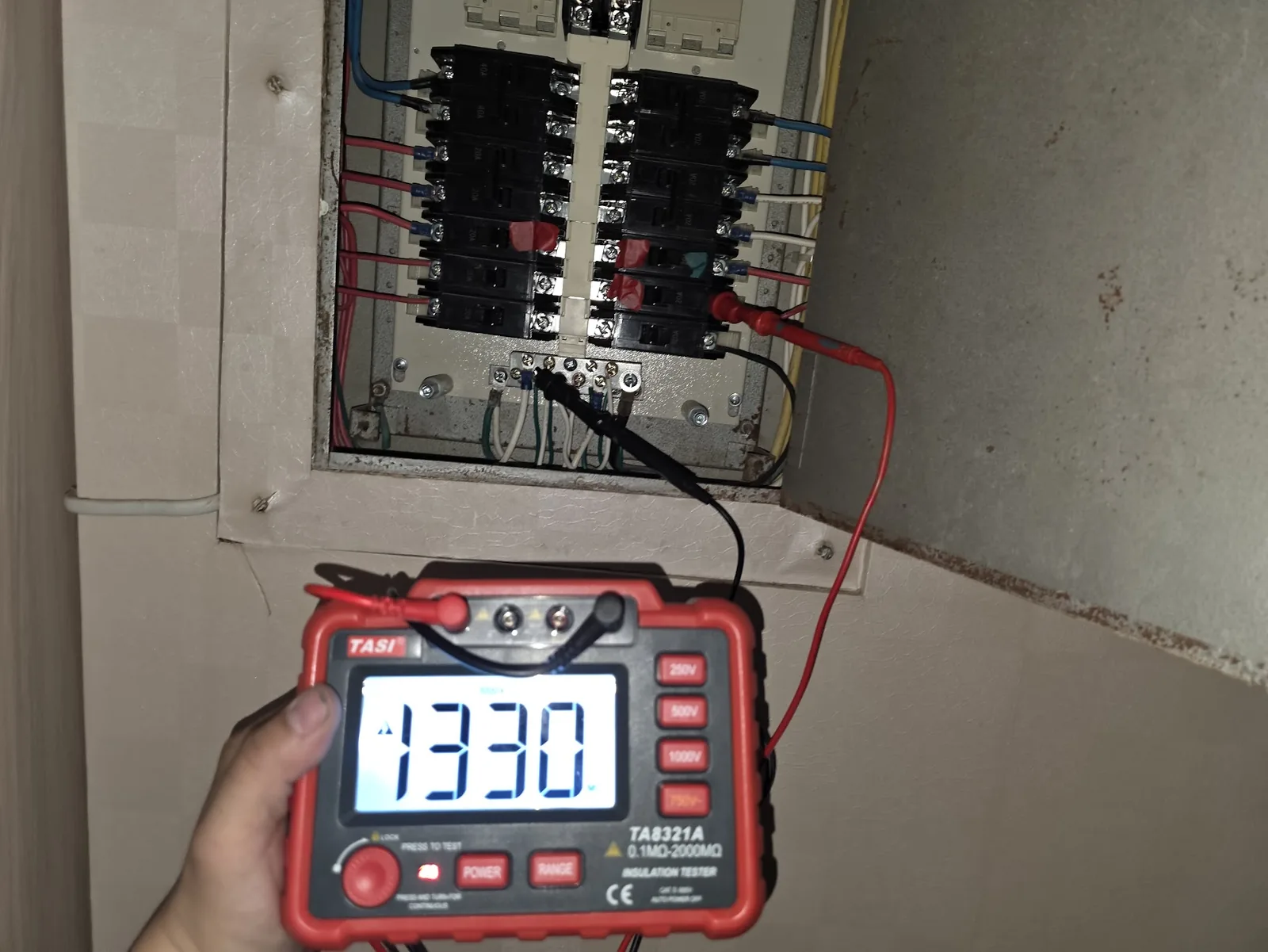 住宅或設備迴路絕緣電阻儀器檢測
