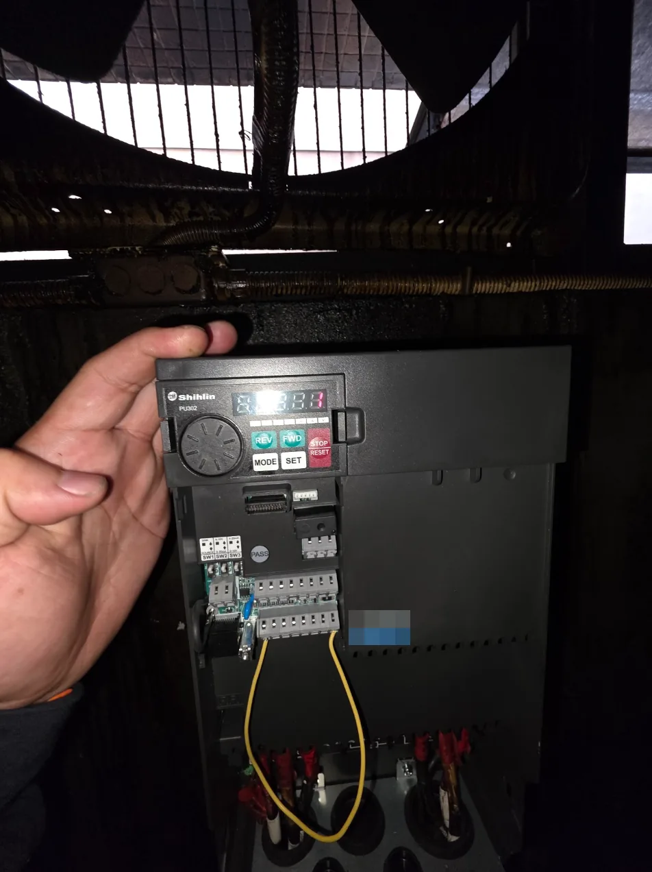 以士林 PU302 操作面板設定變頻器參數